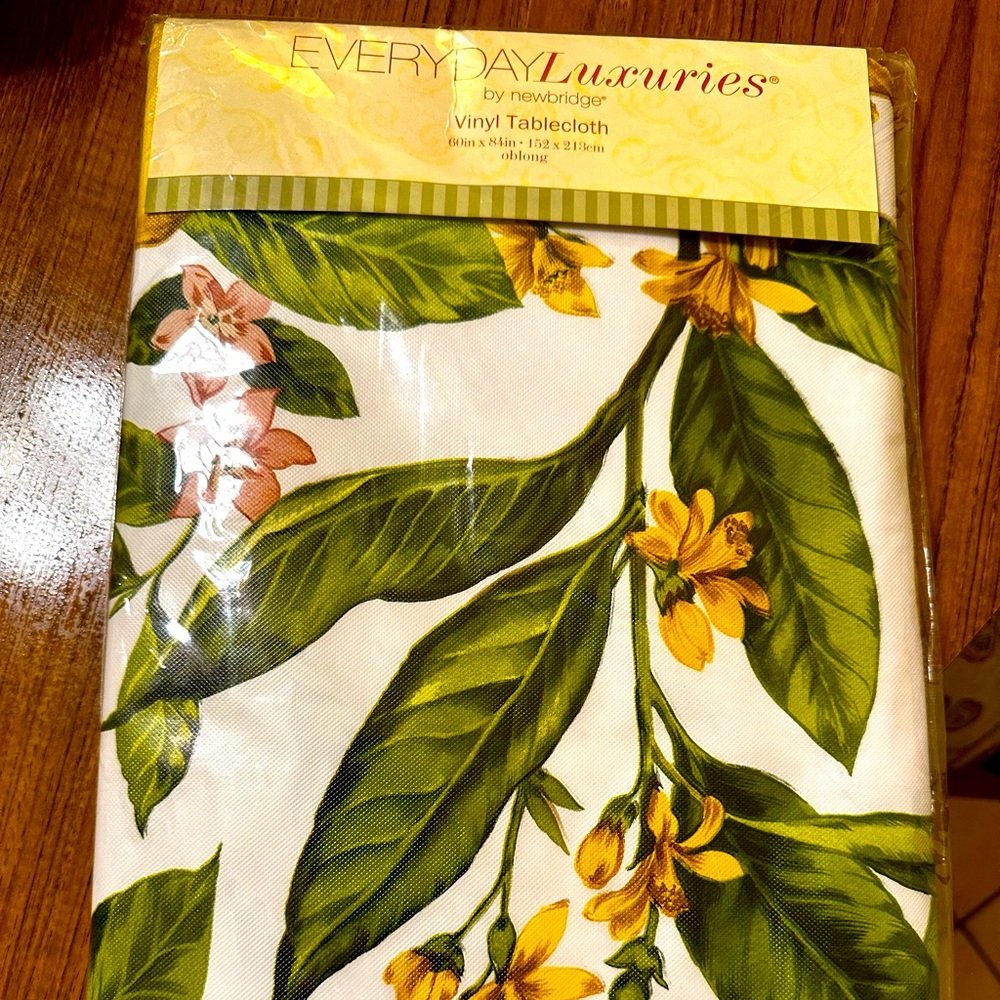 Vinyl table cloth